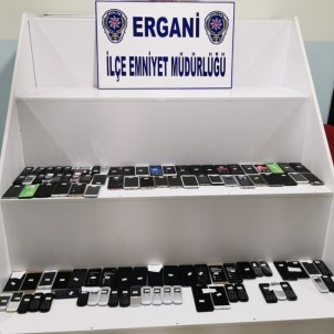 Ergani'de Kaçak Cep Telefonu Operasyonu