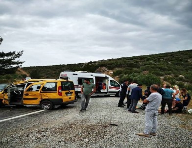 Hollandalı Turistleri Taşıyan Taksiye Tır Çarptı Açıklaması 3 Yaralı