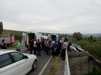 Kontrolden Çıkan Otomobil Şarampole Uçtu Açıklaması 3 Yaralı