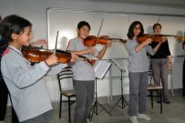 İZMIR DEVLET SENFONI ORKESTRASı - Köy Okulu Öğrencileri Klasik Müzikle Tanıştı