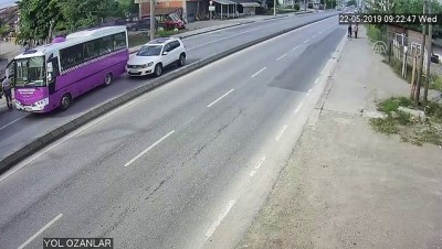 Sakarya'da Trafik Kazası Güvenlik Kamerasına Yansıdı