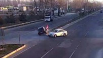 DİKKATSİZLİK - Aşırı Hız Ve Dikkatsizliğin Neden Olduğu Kazalar Kamerada