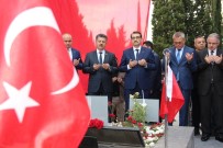 AHMET ALTıNTAŞ - Bakan Dönmez, Soma Maden Şehitliğini Ziyaret Etti