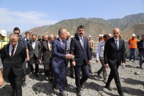 Bakan Kurum, Yeni Yusufeli'nde İncelemelerde Bulundu