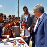 VAN YÜZÜNCÜ YıL ÜNIVERSITESI - Çocukların 'Kaligrafi' Standına Yoğun İlgi