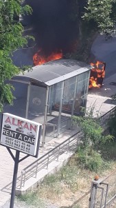 Hatay'da Ticari Taksi Alev Alev Yandı