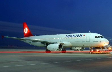İstanbul'da Fırtına Sebebiyle 3 Uçak Yenişehir Havalimanı'na Mecburi İniş Yaptı