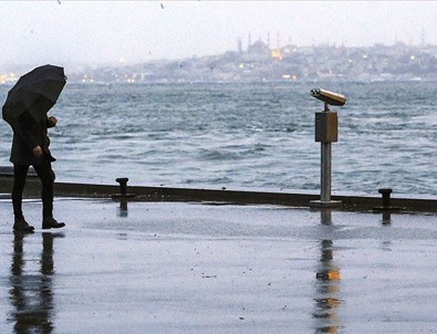 İstanbul’da beklenen sağanak etkili oluyor