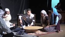AHMET SARı - Kadına Yönelik Şiddeti Tiyatro Oyunuyla Anlattılar