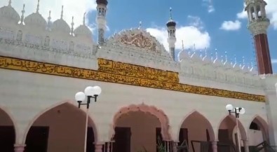 Pakistan'da Camide Patlama Açıklaması 1 Ölü, 16 Yaralı