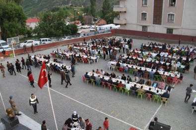 Şemdinli'deki Şehit Ve Gazi Aileleri İftarda Buluştu