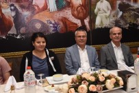 CELAL BAYAR ÜNIVERSITESI - Vali Deniz, Yabancı Öğrencilerle İftar Yaptı