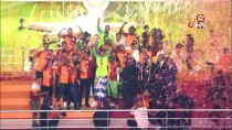 SPOR TOTO SÜPER LIG - Galatasaray, Şampiyonluk Kupasını Kaldırdı
