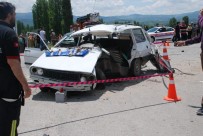 GÜMELE - Gediz'de Trafik Kazası Açıklaması 2 Ölü, 2 Yaralı