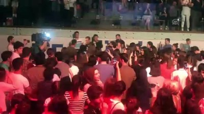 Haluk Levent Burslu Öğrenciler İçin Sahneye Çıktı