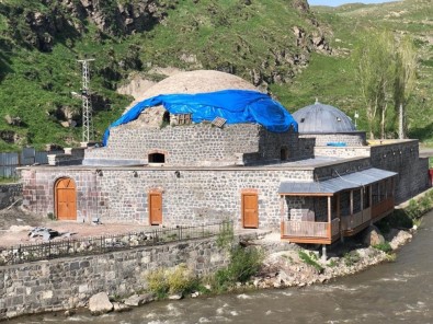 Kars'ta Tarihi Hamamların Restorasyon Çalışmaları Durdu