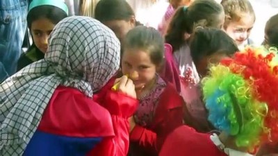 Üniversiteliler, Köy Okuluna Kütüphane Kurdu