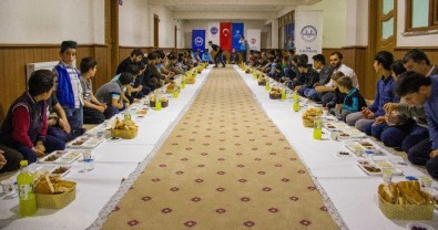 Van İl Müftülüğünden 'İyilik Dünyaya Hâkim Olacak' Sofrası