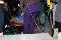 Akaryakıt Tankeri İle Arı Kovanı Yüklü Kamyonet Çarpıştı Açıklaması 1 Ölü, 5 Yaralı