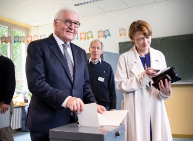 Almanya, AP'nin Seçimi İçin Sandık Başında