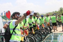 DOSTLUK KÖPRÜSÜ - Bisikletli İranlı Turistler Van Turlarını Tamamladılar
