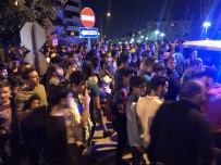 SPOR TOTO - Bursaspor Taraftarı Kulüp Tesisleri Önünde Toplanmaya Başladı