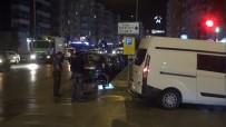 OLAY YERİ İNCELEME - İzmir'de Baba Ve Oğul Silahla Yaralandı