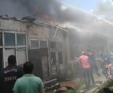 Malatya'da Depo Yangını