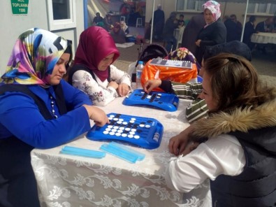 Öğretmen Ve Öğrencilerden Velilere 'Zeka Oyunları' Kursu
