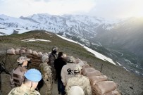 MUSTAFA KARAKAYA - Vali Akbıyık, 2 Bin 700 Rakımda Güvenlik Güçlerimizle İftar Yaptı