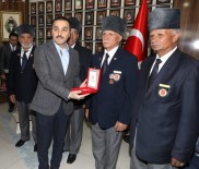 KAFKAS ÜNİVERSİTESİ - Vali Öksüz, Madalya Tevcih Törenine Katıldı