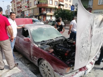 2 Gün Önce Tamirhaneden Çıkan Otomobil Alev Alev Yandı