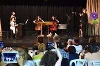 İZMIR MARŞı - Çocuk Piyanistlerin Gösterisi Beğeni Topladı