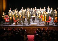 WOLFGANG AMADEUS MOZART - Genç Türk Bestekar, Notre Dame İçin Konser Verdi
