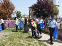 ÇAMKÖY - Başkan Yardımcısı Kasapoğlu Çöp Topladı