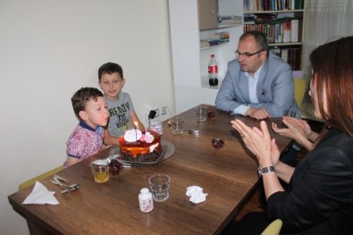 İftar Sofrasında Doğum Günü Sürprizi