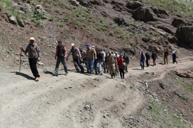Kayalıklardan Düşen Çoban Jandarma Ve AFAD Ekiplerince Kurtarıldı
