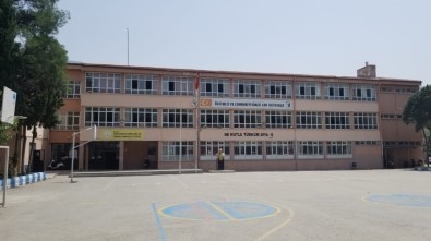 Mezunlarından 'Ticaret Lisesi Kapatılıyor' İddiaları İlgili Açıklama