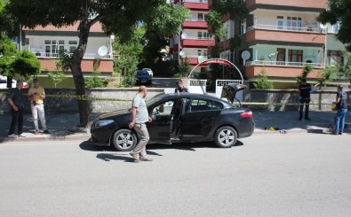 Önce Ayrıldığı Eşini, Sonra Kendini Vurdu