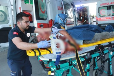 Otomobil İle Motosiklet Çarpıştı Açıklaması 2'Si Ağır 3 Yaralı