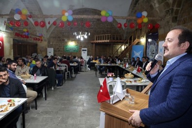 Vali Pehlivan, Gençlerle Sahurda Buluştu