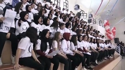 Elementleri Şarkı Söyleyerek Öğreniyorlar