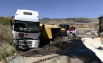 GÖLGELI - Kahta'da Petrol Tankeri Devrildi Açıklaması 1 Yaralı