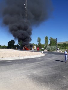 Yanan Tırdan Son Anda Kurtuldu