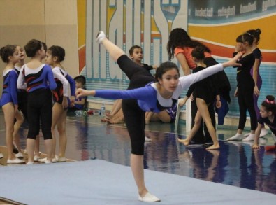 Yunusemre'de Cimnastik Kursu Başlıyor