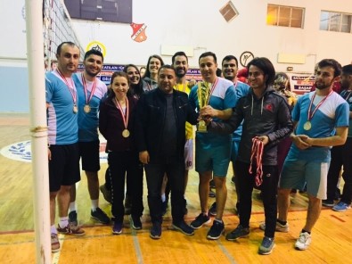 Ağrı'da Öğretmenler Arası Voleybol Turnuvası