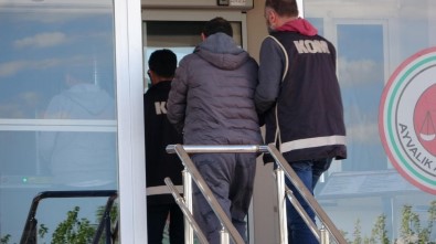 Ayvalık'ta 3 Göçmen Kaçakçısı Tutuklandı