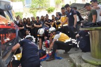 HASTA KURTARMA - Düzce Üniversitesi Öğrencilerine Ambulans Operasyonları Eğitimi Verildi