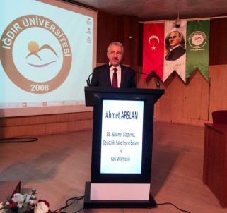 Iğdır Üniversitesi'nin İlk Fahri Doktorası Ahmet Arslan'a
