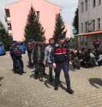 Jandarma Ekipleri Kaçak Çalışan Yabancıları Yakaladı